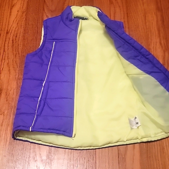 Girls Under Armour puffy vest - Picture 4 of 6